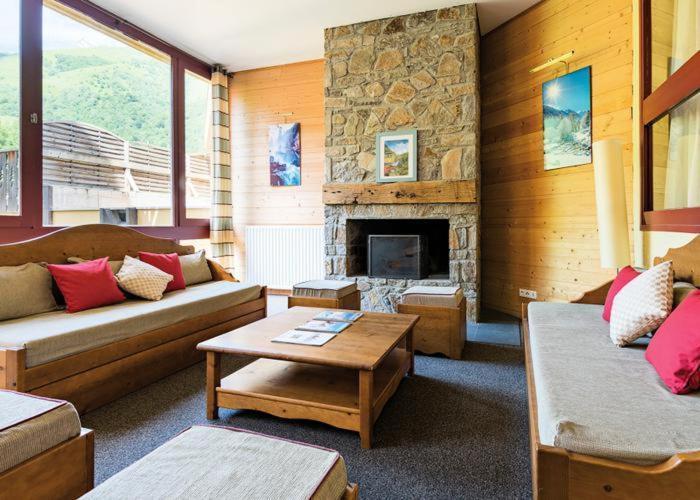 Appartement F2 Au Domaine Des 100 Lacs - Piscine - Sauna - Hammam Cauterets Buitenkant foto